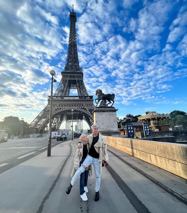 Lesti Kejora dan Rizky Billar Saat di Paris