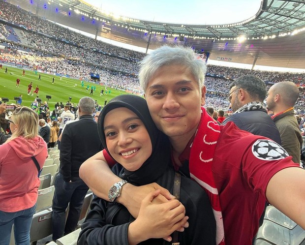 Lesti Kejora dan Rizky Billar Saat di Paris