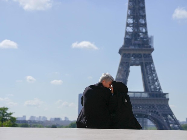 Lesti Kejora dan Rizky Billar Saat di Paris