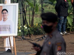 Jenazah Eril Dimakamkan, Psikolog Jelaskan Alasan Banyak Orang Ikut Berduka