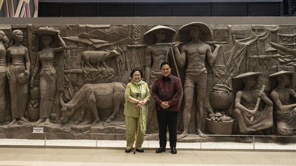 Ketika Megawati Berpose di Relief Pusat Perbelanjaan Sarinah