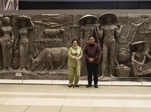 Ketika Megawati Berpose di Relief Pusat Perbelanjaan Sarinah Ketika Megawati Berpose di Relief Pusat Perbelanjaan Sarinah