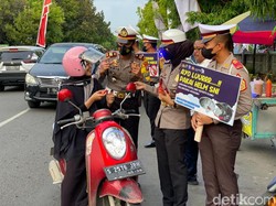 Dikira Ditilang, Ternyata Dapat Snack Hari Pertama Operasi Patuh di Lamongan