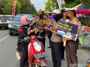 Dikira Ditilang, Ternyata Dapat Snack Hari Pertama Operasi Patuh di Lamongan Dikira Ditilang, Ternyata Dapat Snack Hari Pertama Operasi Patuh di Lamongan