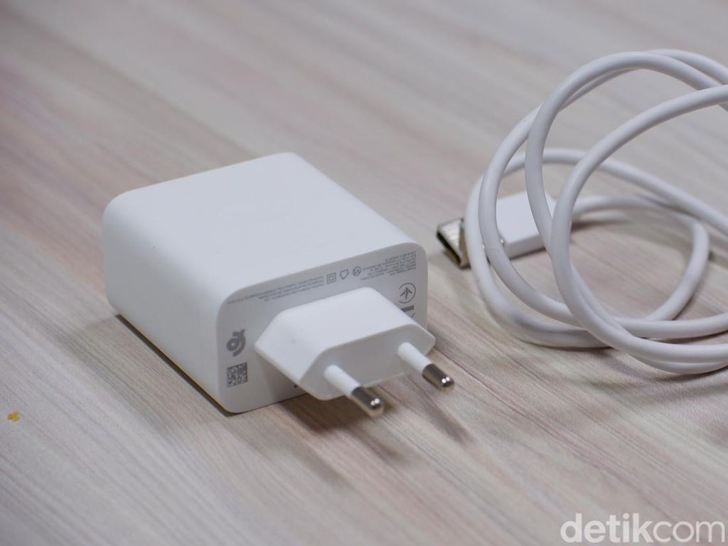 HP Oppo Akan Dijual Tanpa Charger Mulai Tahun Depan HP Oppo Akan Dijual Tanpa Charger Mulai Tahun Depan
