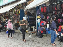 Yuk... Berburu Barang Bekas dari Singapura di Pasar Loak Batam