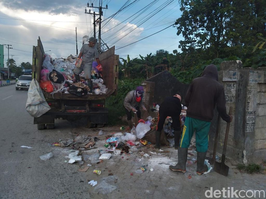 Bak Sampah di Pinggir Jalan Bikin Jorok, DLHK Kendari Bakal Hilangkan