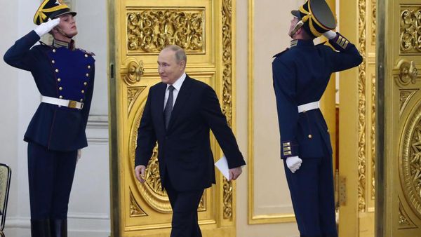 Presiden Putin Hadiri Perayaan Hari Rusia, Tampak Sehat-sehat Saja