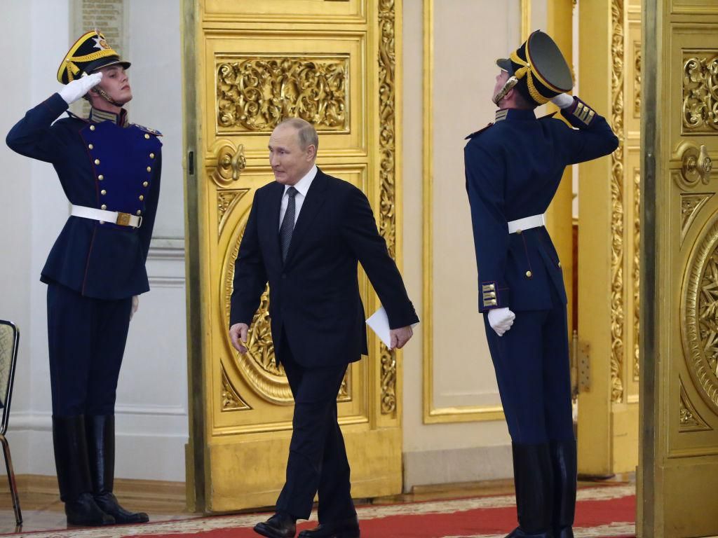 Presiden Putin Hadiri Perayaan Hari Rusia, Tampak Sehat-sehat Saja Presiden Putin Hadiri Perayaan Hari Rusia, Tampak Sehat-sehat Saja