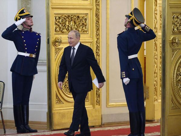 Presiden Putin Hadiri Perayaan Hari Rusia, Tampak Sehat-sehat Saja