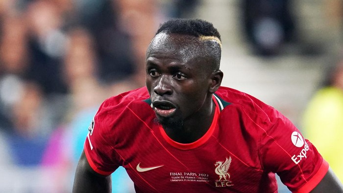 PARIS, FRANCE - MAY 28:  Sadio Mane of Liverpool in action during the UEFA Champions League final match between Liverpool FC and Real Madrid at Stade de France on May 28, 2022 in Paris, France. (Photo by Etsuo Hara/Getty Images)