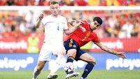 Ceko masih sulit lepas dari dominasi pasukan Luis Enrique hingga menit akhir laga. Sementara, Spanyol meski menguasai pertandingan gagal kembali mencetak gol. Skor tak berubah hingga laga tuntas.