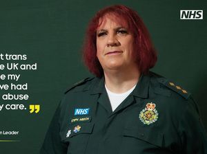 Kisah Paramedis Transgender Pertama, Sering Ditolak Pasien Hingga Diludahi Kisah Paramedis Transgender Pertama, Sering Ditolak Pasien Hingga Diludahi