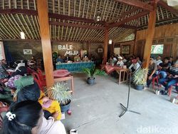 Pedagang Asongan Borobudur Keluhkan Larangan Berjualan