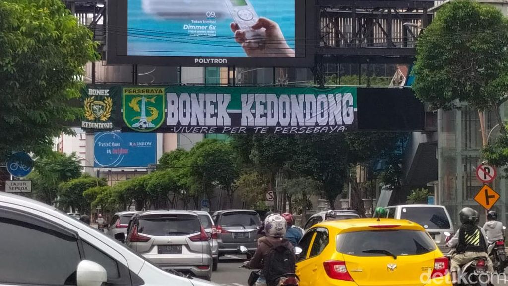Wajah Jalan di Surabaya Jelang Ultah Persebaya Wajah Jalan di Surabaya Jelang Ultah Persebaya