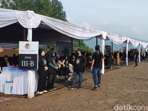 Warga Berdatangan ke Lokasi Pemakaman Eril, Nyekar Diperbolehkan Warga Berdatangan ke Lokasi Pemakaman Eril, Nyekar Diperbolehkan