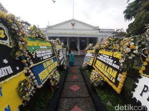 Gelombang Doa di Pakuan dan Izin Takziah hingga Akhir Pekan Gelombang Doa di Pakuan dan Izin Takziah hingga Akhir Pekan