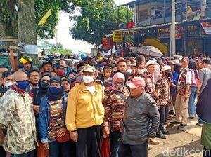 Warga Sesaki Area Permakaman Eril Putra Ridwan Kamil Warga Sesaki Area Permakaman Eril Putra Ridwan Kamil