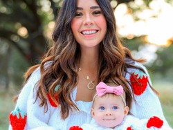 Selebgram Ini Dikecam Setelah Beri Makan Bayinya Kuning Telur & Hati Mentah