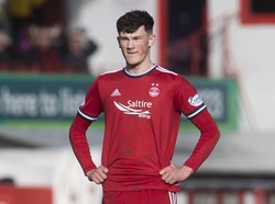 Liverpool Kini Incar Bek Kanan Muda Ini, Siapa Dia?