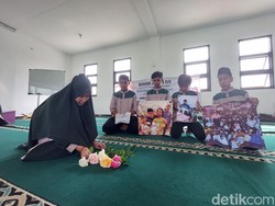 Untaian Doa dan Mawar dari Panti Asuhan untuk Eril