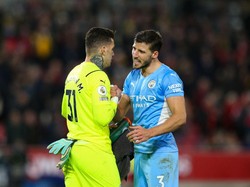 Manchester City pernah beli dua pemain Benfica yakni kiper Ederson dan bek tengah Ruben Dias dengan total harga Rp 1,6 triliun! (Getty Images)