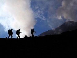 5 Tips Mendaki Gunung bagi Pemula