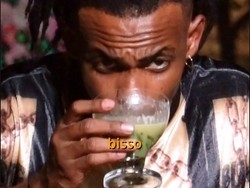 Bule Ini Jijik Lihat Es Cendol, Langsung Ketagihan Saat Cicip Rasanya!