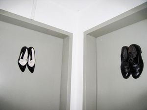 Tanda Toilet Pria dan Wanita yang Bikin Ngakak