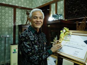 Ganjar Pranowo Bawa Jateng Raih Dua Penghargaan dari BPKP