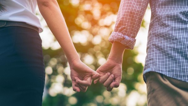 ilustrasi friends with benefits (fwb) ilustrasi friends with benefits (fwb)