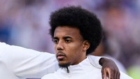 2. JULES KOUNDE. Barca butuh Kounde untuk dipasangkan dengan Ronald Araujo di sektor pertahanan. Lagi-lagi harga jadi kendala: Barca siap mengajukan 45 juta euro, Sevilla maunya 60 juta euro.Foto: Getty Images/Eurasia Sport Images