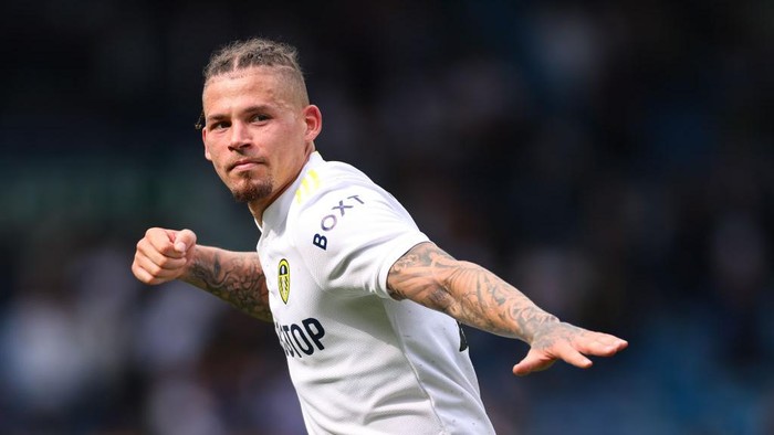 LEEDS, ENGLAND - MAY 15: Kalvin Phillips of Leeds United celebrates at full time during the Premier League match between Leeds United and Brighton & Hove Albion at Elland Road on May 15, 2022 in Leeds, United Kingdom. (Photo by Robbie Jay Barratt - AMA/Getty Images)