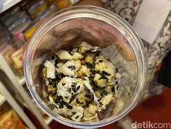 Kriuk Renyah Keripik Tike Olahan Rumput Liar Teki Khas Indramayu