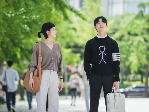 Kim Go Eun dan Jinyoung di Yumi's Cells season 1