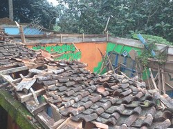 Angin Kencang Luluh Lantakkan Dua Kelas SMP di Sukabumi