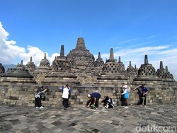 Peringati Hari Purbakala, Candi Borobudur Dimandikan