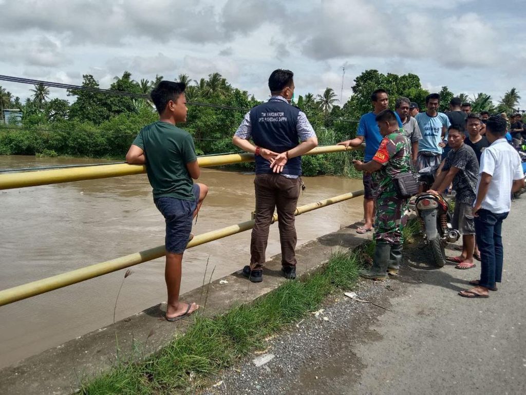 Remaja Perempuan di Wajo Hilang Terseret Arus Sungai, Tim SAR Diturunkan Remaja Perempuan di Wajo Hilang Terseret Arus Sungai, Tim SAR Diturunkan
