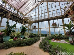 Lagi Ramai di Bali Nih, Makan dengan View Danau ala Negeri Dongeng