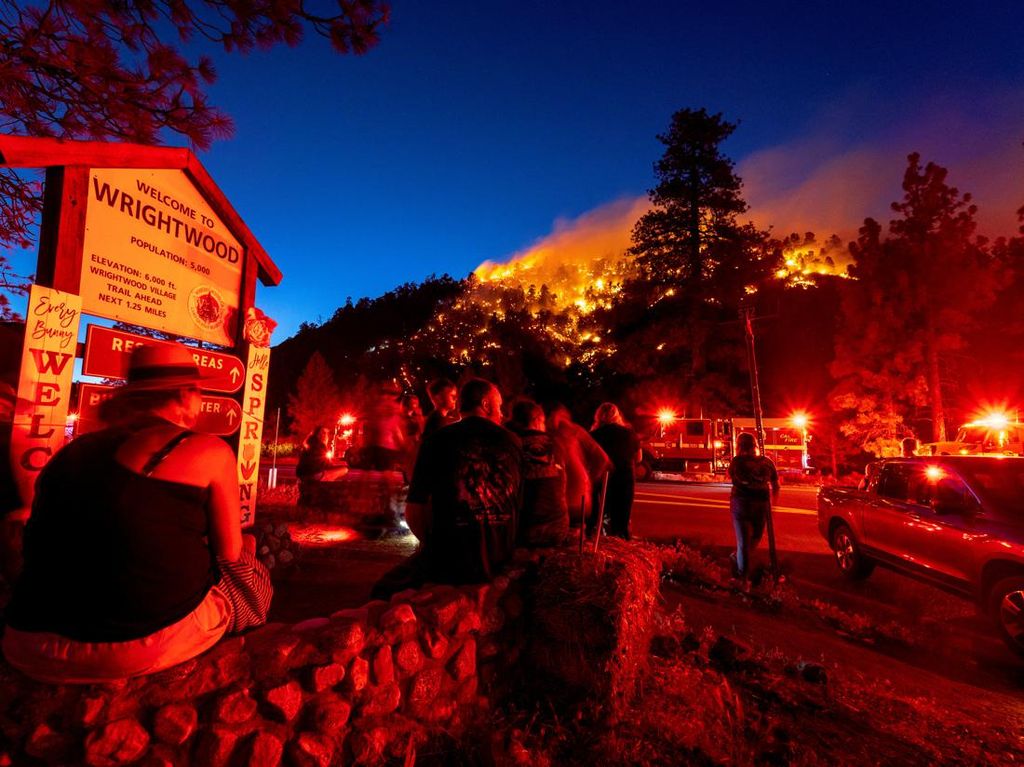 Saat Kebakaran Hutan di California Jadi Tontonan Warga