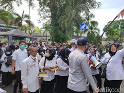 Bakal Diberhentikan, Honorer Ciamis Ungkap Keresahan Lewat Aksi Damai