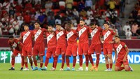 Dalam babak tos-tosan, pemain Peru, Luis Advincula dan Alex Valera tak mampu mencetak gol.
