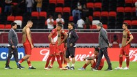 Para pemain dan kru timnas Peru harus tertunduk lesu mengubur mimpinya main di Piala Dunia 2022 usai kalah dari Australia.