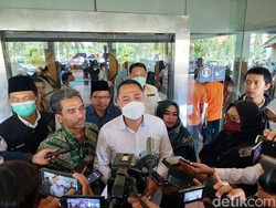 Pemkot Surabaya-Baznas Keluarkan Rp 1,7 M Tebus 729 Ijazah Siswa SMA