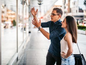 Viral Wanita Tinggalkan Tunangan yang Tantrum di Mal, Tidak Dibelikan Jam