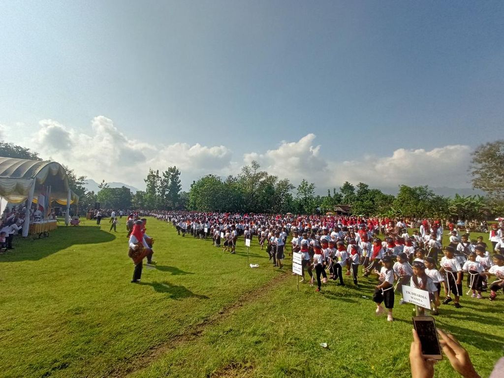 19.271 Penari Krido Warok Ponorogo Pecahkan Rekor MURI 19.271 Penari Krido Warok Ponorogo Pecahkan Rekor MURI