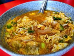 Pedas Seuhah! Ini 5 Seblak Paling Laris dan Populer di Bandung