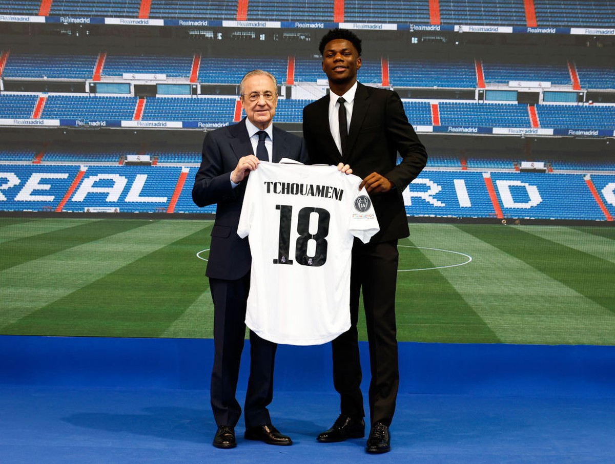 Florentino Perez Sanjung Tchouameni, Sindir Mbappe? (Foto: Real Madrid via Getty Images/Victor Carretero)