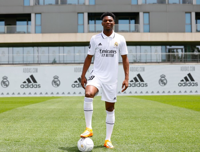 MADRID, SPAIN - JUNE 14: Aurélien Tchouaméni of Real Madrid during his official presentation at Estadio Santiago Bernabeu on June 14, 2022 in Madrid, Spain. (Photo by Helios de la Rubia/Real Madrid via Getty Images)