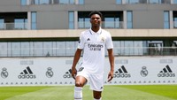 1. Aurélien Tchouaméni. Monaco ke Real Madrid, 80 juta euro. Foto: Real Madrid via Getty Images/Helios de la Rubia  